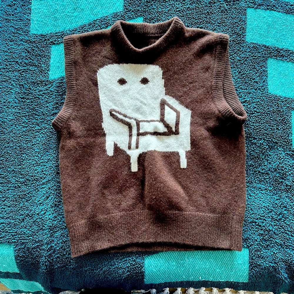 Chocolate brown wool vest with chair graphic. Men’s medium